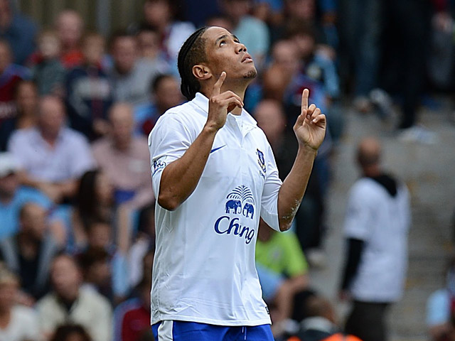 Pienaar celebrates his goal