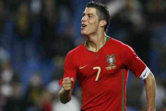 Cristiano Ronaldo puts fear into Fabio Capello as Portugal against Russia for the road to the World Cup 2014