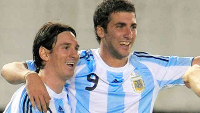 Lionel Messi and Gonzalo Higuain  top scorers