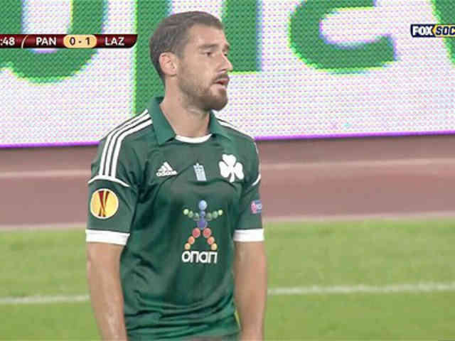 Seitaridis confused and ashamed after his own goal in the Panathinaikos- lazio game.