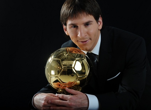 As captain of Argentina, Lionel Messi participates in voting for the Ballon d'Or. A favorite of the ballot, the Barcelona player has decided to vote for a trio he knows well.  