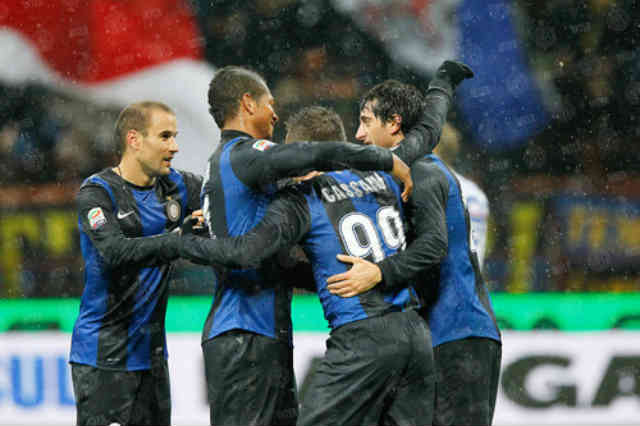 Inter Milan celebrate their come back against Sampdoria