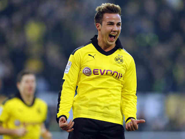 Mario Gotze celebrates his goal against Greuther Furth