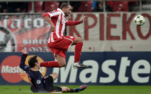  Olympiakos was able to get the better of Arsenal with a 2-1 victory in the final match of the First Phase of the UEFA Champions League. 