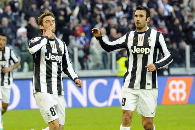 Three goals in the first half hour of the game set the tone for a comfortable victory for the Bianconeri over El Dea