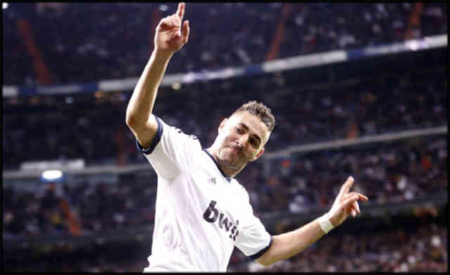 Karim Benzema celebrates his goal against Valencia at the Copa del Rey