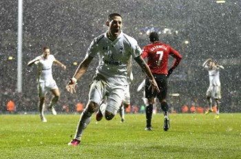 Manchester United go on with a win but at the last seconds Clint Dempsey with a equaliser