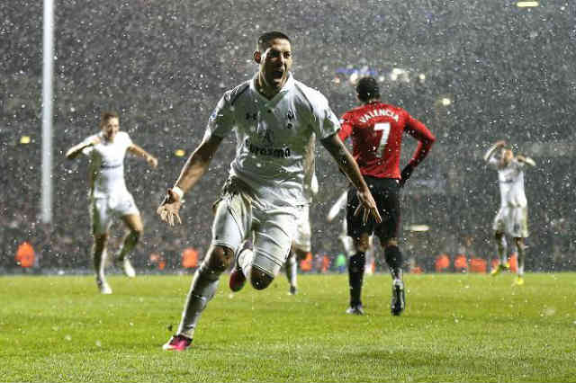 Manchester United go on with a win but at the last seconds Clint Dempsey with a equaliser