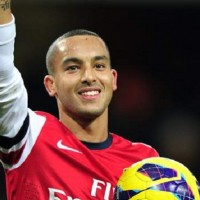 Walcott is now expected to stay at the Emirates.