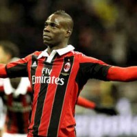 Balotelli who made his debut became a hero in Milan by scoring two goals and bringing a win for his new team