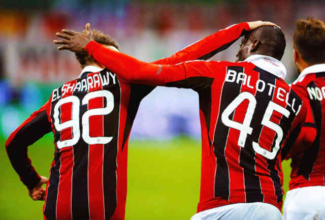 El Shaarway and Balotelli celebrate together with the goal of the Pharaoh