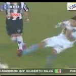 Brutal! Ronaldinho Survives Horror Tackle – Atletico Mineiro Vs Arsenal Sarandi