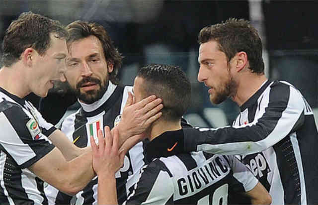 Juventus celebrate with Giovinco for his goal
