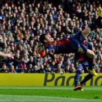 Lionel Messi has extended his record by scoring for a 13th consecutive round as Barcelona beat Getafe 6-1 at Camp Nou.