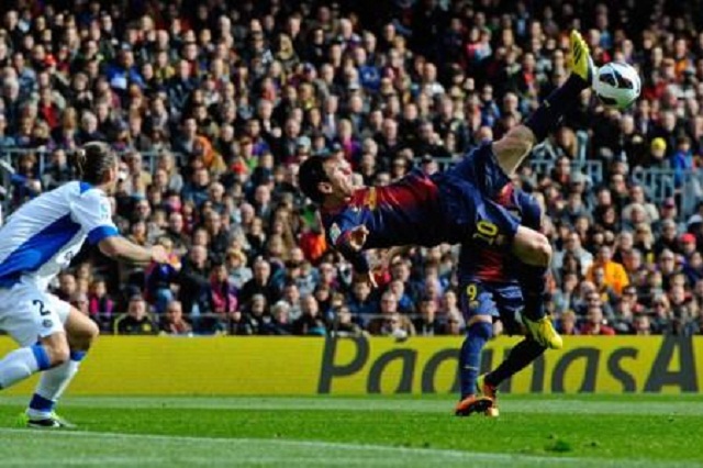 Lionel Messi has extended his record by scoring for a 13th consecutive round as Barcelona beat Getafe 6-1 at Camp Nou.