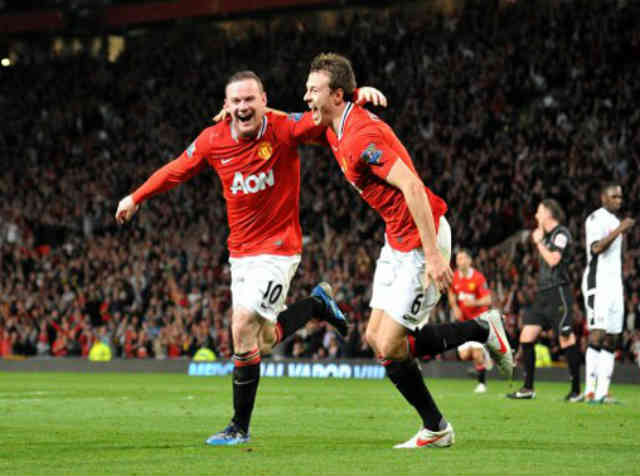 Rooney brings victory for Manchester United and have ten points straight