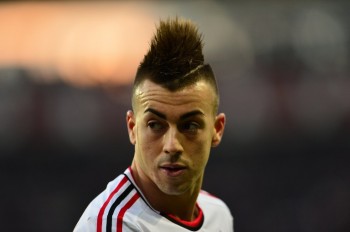 Stephan El Shaarawy continues to train extremely hard in order to overcome  his knee injury and to be fit for AC Milan’s match against Barcelona tonight in the last-eight of the Champions League