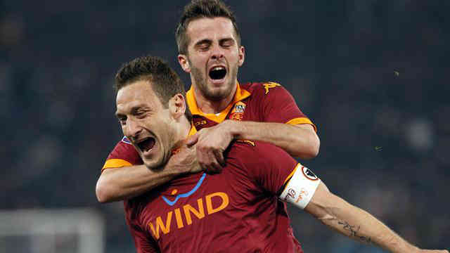 Totti saves the day AS Roma
