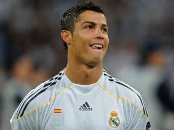 Cristiano Ronaldo will be getting benched for the El Clasico this saturday as Jose Mourinho wants him ready the Champions League play off against Manchester United