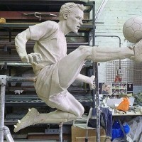 Arsenal plans to erect a statue in honor of Dennis Bergkamp