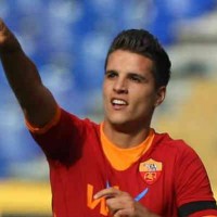 Erik Lamela has found favour from Manchester United