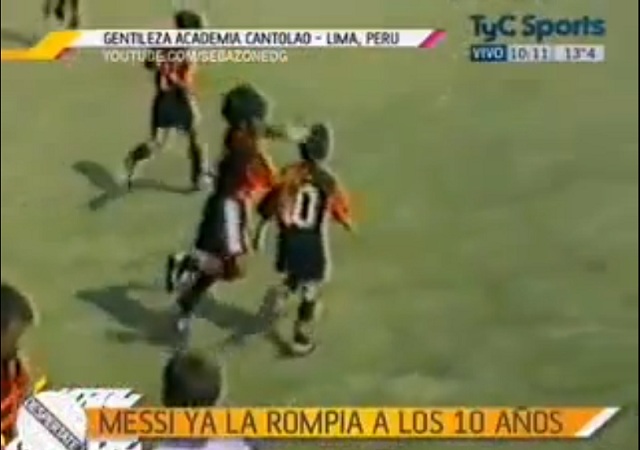 Lionel Messi already amazing at 10 yrs old-On the video, He is the small boy wearing the shirt number 10, and his team was 'Newell's allboys' in this match.