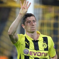 Robert Lewandowski has already signed with Bayern Munich, here you can see him celebrating his four goals against Real Madrid by indicating the number four with his fingers