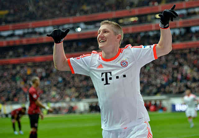 Schweinsteiger goes on celebrating his goal