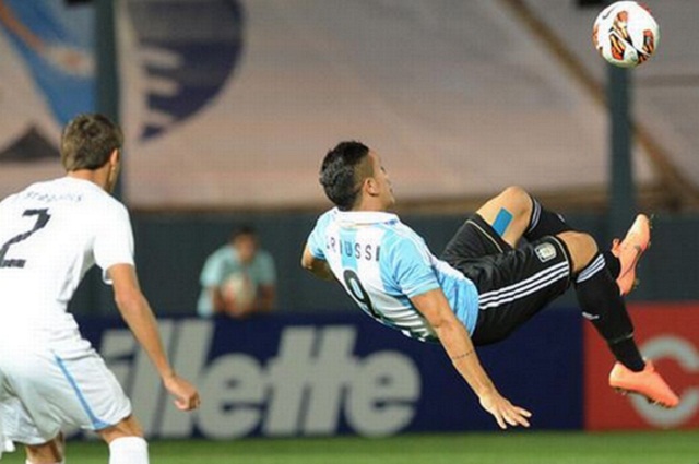 Sebastian Driussi of Argentina scored a magical goal in a U17 match against Uruguay.