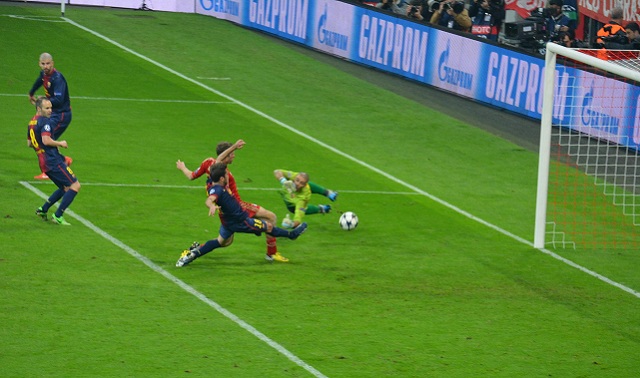 Thomas Muller getting his second on the night and taking the first leg aggregate to 4 – 0