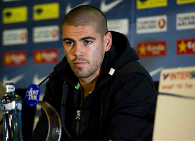 Victor Valdes has shown interest in playing in the Premier League