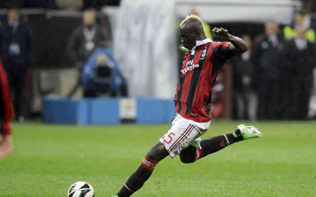 Mario Balotelli saves his team and brings a win for AC Milan