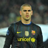 Victor Valdes will stay in FC Barcelona until 2014