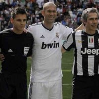 Real Madrid Legends 2 : 1 Juventus Legends