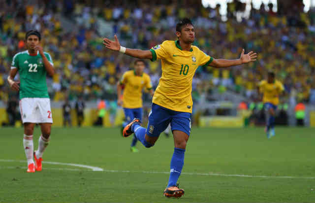 Neymar once again scores an amazing goal