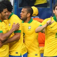 Oscar celebrates his goal with Brazil