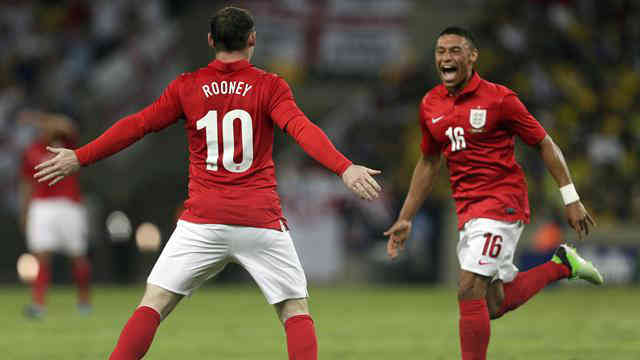 Rooney and the Oxlade Chamberlain celebrate their amazing goals