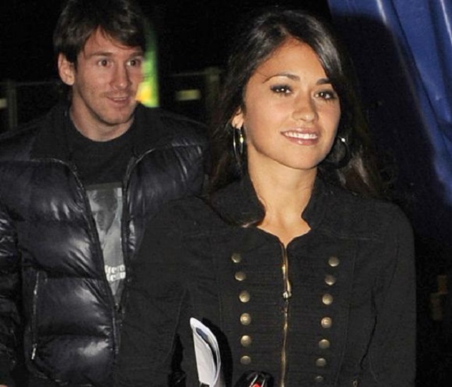 Messi and antonella roccuzzo, his fiance who is also a nutritionist.