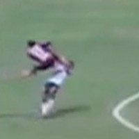 Peruvian player takes violent kung-fu kick to the face