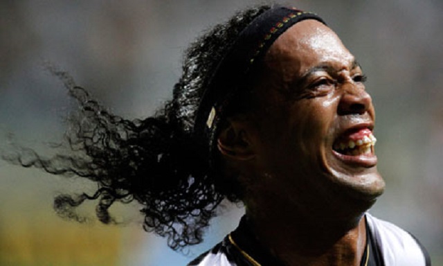 Ronaldinho's Atletico Mineiro progressed to the Copa Libertadores final on Thursday with a dramatic 3-2 penalty .