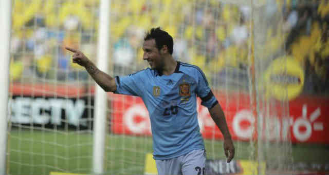 Carzola celebrates his goal for Spain