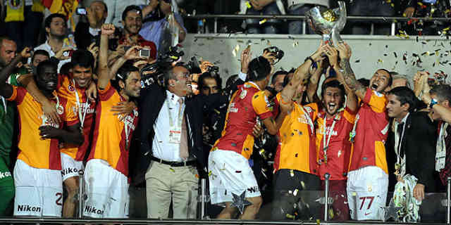 Galatasaray celebrate their win with the Super Cup