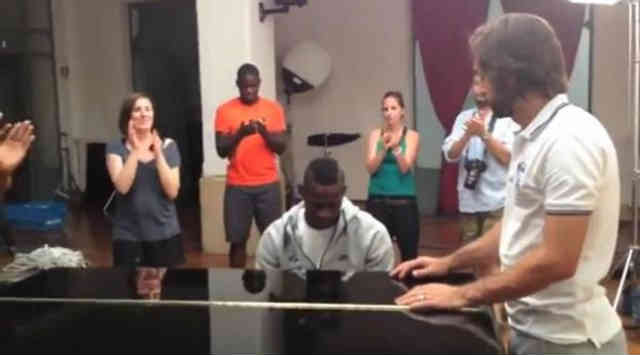 Mario Balotelli shares his skills on the piano with playing the Italian anthem