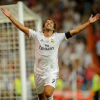 Raúl scored on his return to the Bernabéu