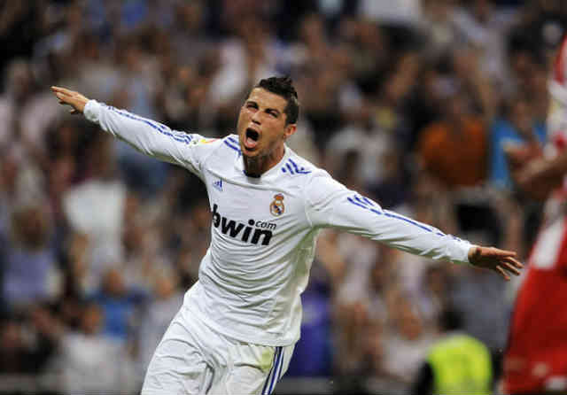 Ronaldo has turned offers from the other and will decide to extend his contract with Real Madrid