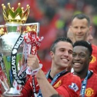 Robin van Persie and Manchester United celebrate last years English Premier League Title