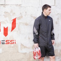 Adidas brings us closer to Lionel Messi with a the adizero f50 , f50 adizero Messi, inspired by the player himself .