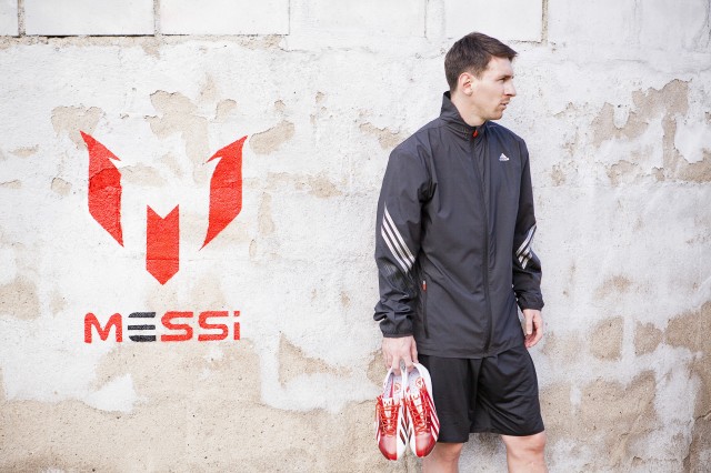 Adidas brings us closer to Lionel Messi with a the adizero f50 , f50 adizero Messi, inspired by the player himself .
