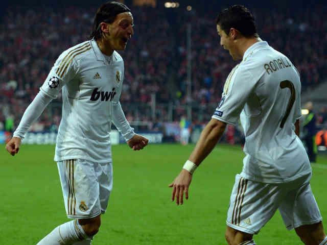 Mesut Ozil takes support for his old friend, Ronaldo