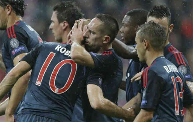 Franck Ribery celebrates with his good friend Robben for his goal